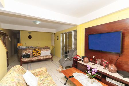 Sala 1 de casa à venda com 5 quartos, 200m² em Santo Antônio, Osasco