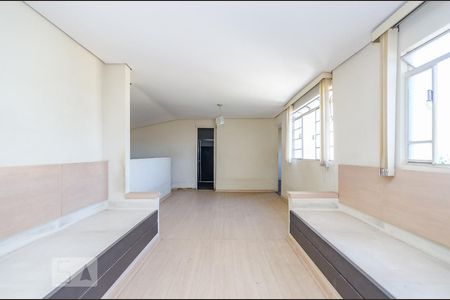 Sala 2 de casa para alugar com 2 quartos, 250m² em Cinquentenario, Belo Horizonte