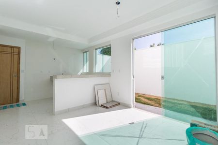 Sala de apartamento para alugar com 2 quartos, 55m² em Candelária, Belo Horizonte