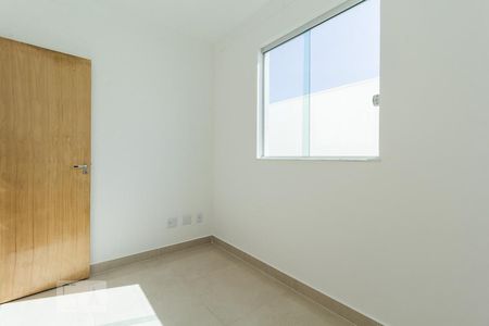 Quarto 2 de apartamento para alugar com 2 quartos, 55m² em Candelária, Belo Horizonte