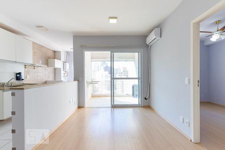 Sala de apartamento para alugar com 1 quarto, 50m² em Centro, Campinas