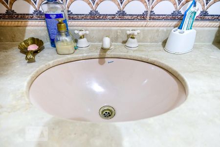 Apartamento à venda com 93m², 3 quartos e 2 vagas Apartamento à venda com 93m², 3 quartos e 2 vagasBanheiro da Suíte