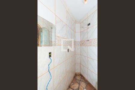 Banheiro de casa para alugar com 1 quarto, 30m² em Jardim Santa Adelia, São Paulo