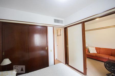 Quarto de kitnet/studio para alugar com 1 quarto, 33m² em Brooklin Novo, São Paulo