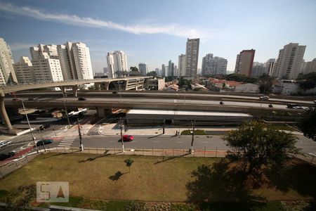 Vista 2 de apartamento para alugar com 1 quarto, 38m² em Campo Belo, São Paulo