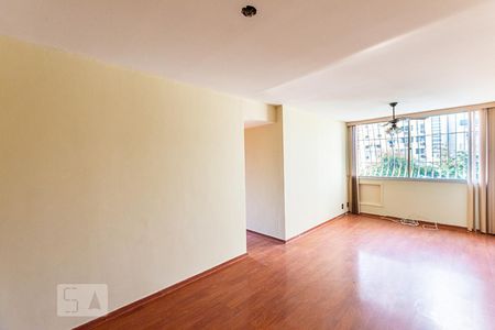 Sala de apartamento para alugar com 2 quartos, 72m² em Santa Rosa, Niterói