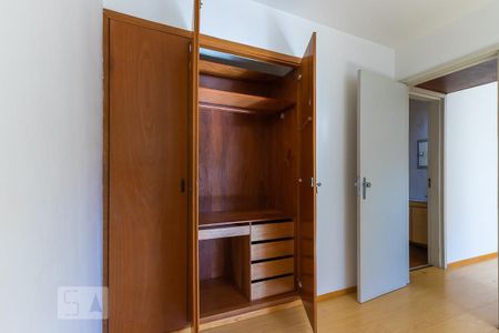 Quarto - Armários de apartamento para alugar com 1 quarto, 58m² em Cambuí, Campinas