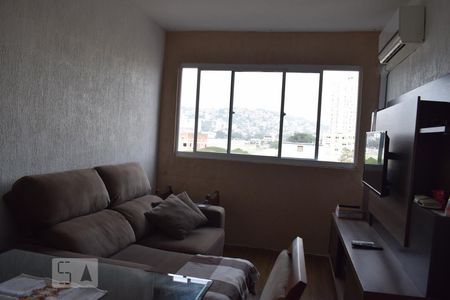 Sala de apartamento para alugar com 1 quarto, 40m² em Partenon, Porto Alegre