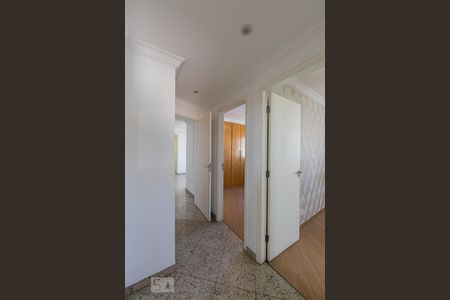 Corredor de apartamento para alugar com 3 quartos, 92m² em Vila Gomes Cardim, São Paulo