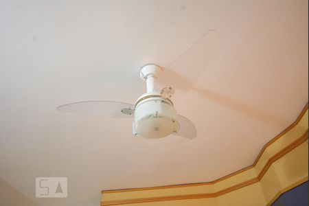 Detalhe Sala/Quarto - Ventilador  de kitnet/studio para alugar com 1 quarto, 27m² em Flamengo, Rio de Janeiro