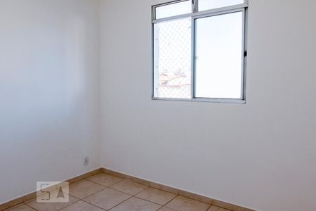 Quarto 2 de apartamento para alugar com 2 quartos, 45m² em Alto Umuarama, Uberlândia