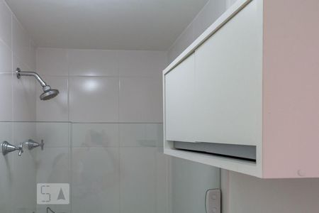 Banheiro de kitnet/studio para alugar com 1 quarto, 40m² em Melville Empresarial Ii, Barueri