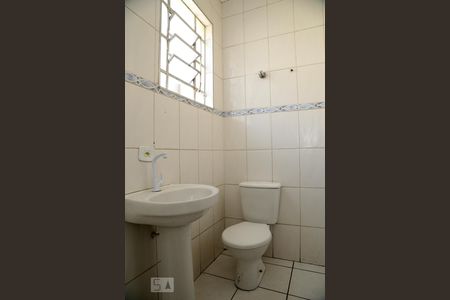 Banheiro de casa à venda com 3 quartos, 132m² em Parque Santos Dumont, Taboão da Serra