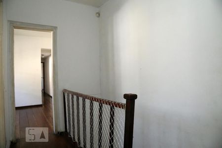 Corredor de casa à venda com 3 quartos, 132m² em Parque Santos Dumont, Taboão da Serra