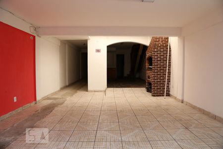 Garagem de casa para alugar com 3 quartos, 132m² em Parque Santos Dumont, Taboão da Serra