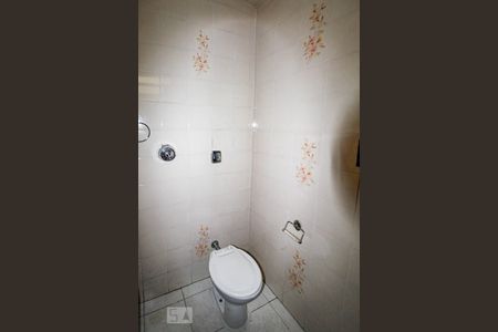 Casa à venda com 196m², 4 quartos e 3 vagas Casa à venda com 196m², 4 quartos e 3 vagasBanheiro da Suíte