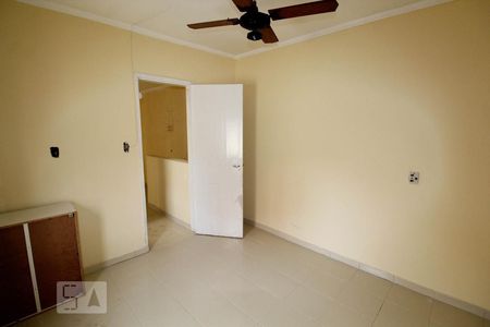 Casa à venda com 196m², 4 quartos e 3 vagas Casa à venda com 196m², 4 quartos e 3 vagasQuarto de Serviço