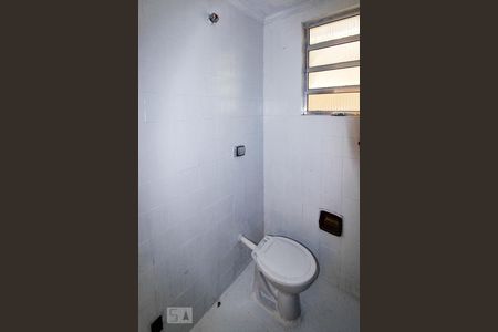 Casa à venda com 196m², 4 quartos e 3 vagas Casa à venda com 196m², 4 quartos e 3 vagasBanheiro Social