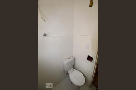 Casa à venda com 196m², 4 quartos e 3 vagas Casa à venda com 196m², 4 quartos e 3 vagasBanheiro de Serviço