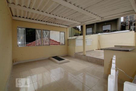 Casa à venda com 196m², 4 quartos e 3 vagas Casa à venda com 196m², 4 quartos e 3 vagasvaranda