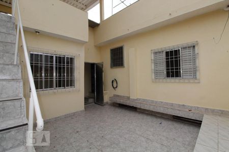 Casa à venda com 196m², 4 quartos e 3 vagas Casa à venda com 196m², 4 quartos e 3 vagasQuintal