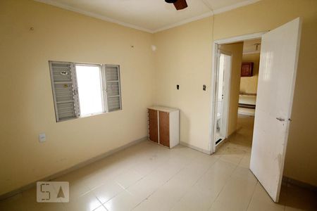 Casa à venda com 196m², 4 quartos e 3 vagas Casa à venda com 196m², 4 quartos e 3 vagasQuarto de Serviço