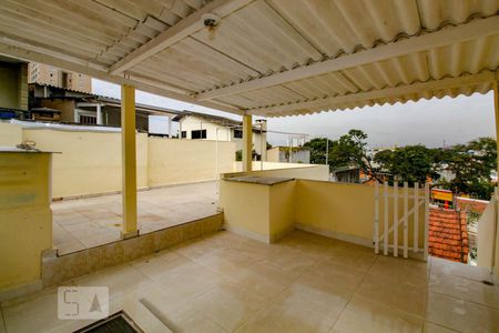 Casa à venda com 196m², 4 quartos e 3 vagas Casa à venda com 196m², 4 quartos e 3 vagasvaranda