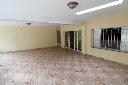 Casa à venda com 196m², 4 quartos e 3 vagas Casa à venda com 196m², 4 quartos e 3 vagasGaragem