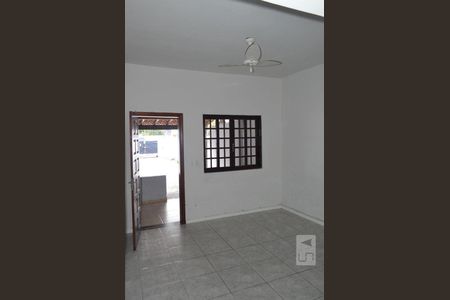 Sala de casa para alugar com 2 quartos, 80m² em Piratininga, Niterói