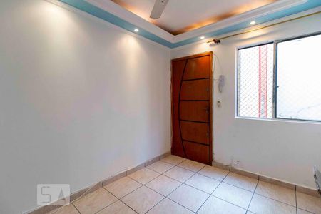 Sala de apartamento para alugar com 2 quartos, 55m² em Conjunto Residencial José Bonifácio, São Paulo