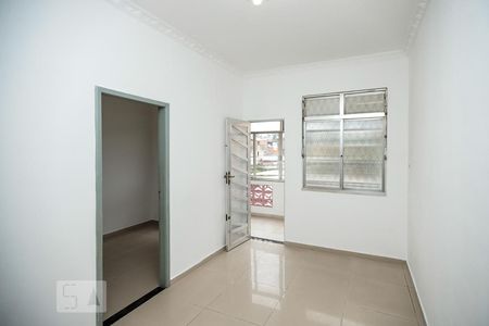 Sala de casa para alugar com 2 quartos, 80m² em Pilares, Rio de Janeiro