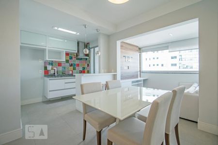 Sala e Cozinha de apartamento para alugar com 1 quarto, 49m² em Campo Belo, São Paulo