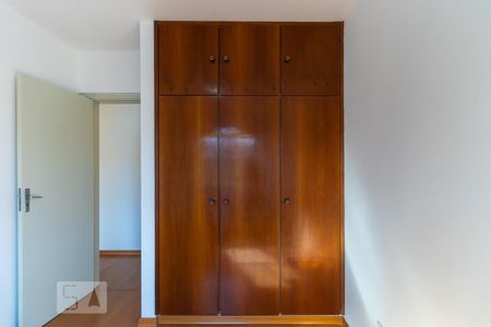 Quarto 1 - Armários de apartamento para alugar com 2 quartos, 70m² em Vila Industrial, Campinas