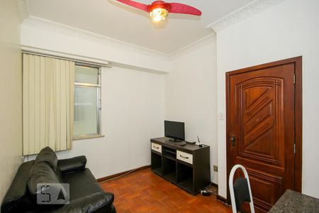 Sala de apartamento para alugar com 1 quarto, 36m² em Copacabana, Rio de Janeiro