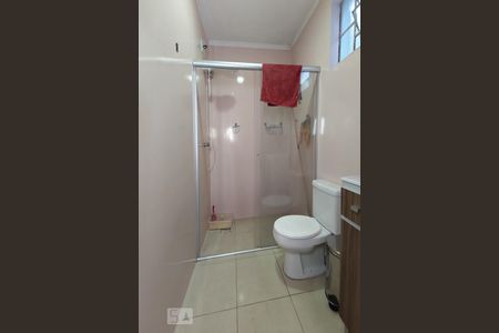 Banheiro de Serviço de casa de condomínio à venda com 3 quartos, 153m² em Guarani, Novo Hamburgo