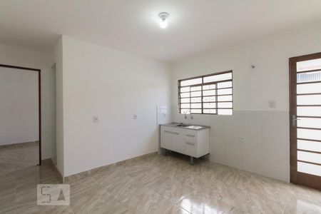 Sala e Cozinha  de casa de condomínio para alugar com 1 quarto, 35m² em Vila Carrao, São Paulo