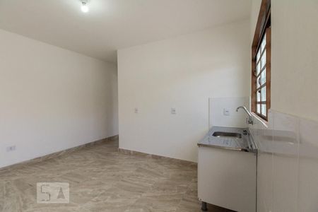 Sala e Cozinha  de casa de condomínio para alugar com 1 quarto, 35m² em Vila Carrao, São Paulo