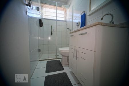 Banheiro de apartamento à venda com 1 quarto, 43m² em Bom Jesus, Porto Alegre