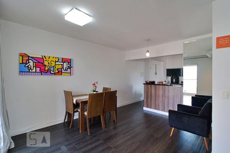 Sala de apartamento à venda com 2 quartos, 70m² em Jardim Maria Rosa, Taboão da Serra