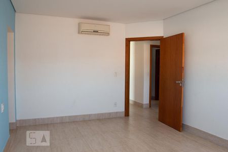 Suíte 1 de casa para alugar com 4 quartos, 227m² em Tibery, Uberlândia