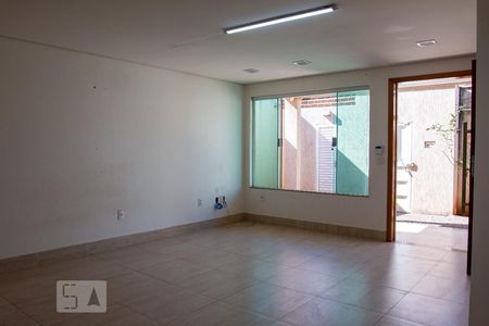 Sala de casa para alugar com 4 quartos, 227m² em Tibery, Uberlândia