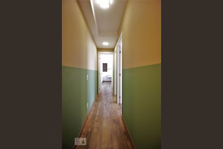 Corredor de apartamento para alugar com 2 quartos, 69m² em Jardim Caboré, São Paulo