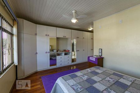 Casa à venda com 300m², 3 quartos e 4 vagas Casa à venda com 300m², 3 quartos e 4 vagasQuarto 1 - Suíte