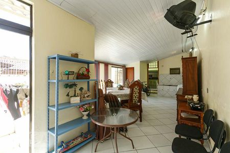 Casa à venda com 300m², 3 quartos e 4 vagas Casa à venda com 300m², 3 quartos e 4 vagasCozinha 2