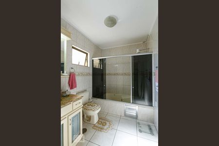 Casa à venda com 300m², 3 quartos e 4 vagas Casa à venda com 300m², 3 quartos e 4 vagasBanheiro da Suíte