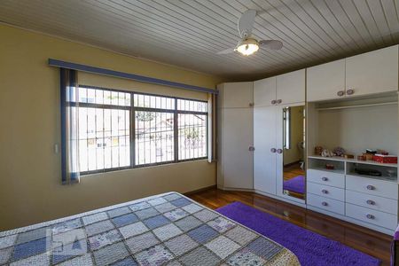 Casa à venda com 300m², 3 quartos e 4 vagas Casa à venda com 300m², 3 quartos e 4 vagasQuarto 1 - Suíte