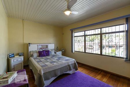 Casa à venda com 300m², 3 quartos e 4 vagas Casa à venda com 300m², 3 quartos e 4 vagasQuarto 1 - Suíte