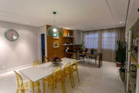 Sala de apartamento para alugar com 3 quartos, 212m² em Carmo, Belo Horizonte