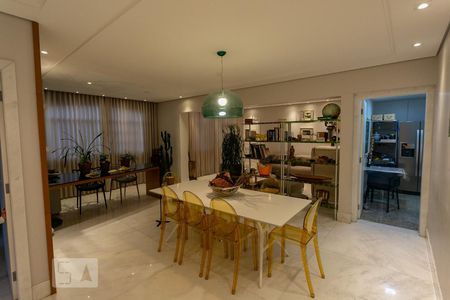 Sala de apartamento para alugar com 3 quartos, 212m² em Carmo, Belo Horizonte