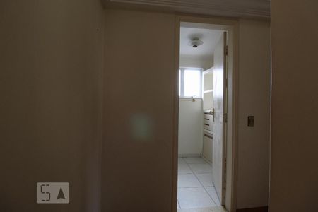 Corredor de apartamento à venda com 2 quartos, 94m² em Vila Bastos, Santo André